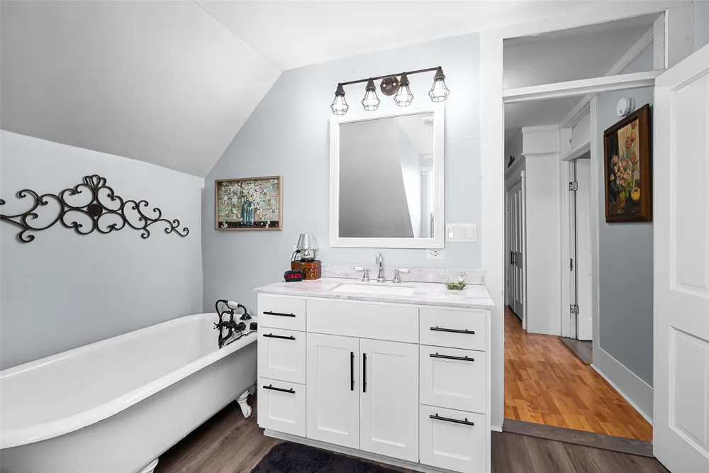 409 W Clark Street Bartlett, TX 76511