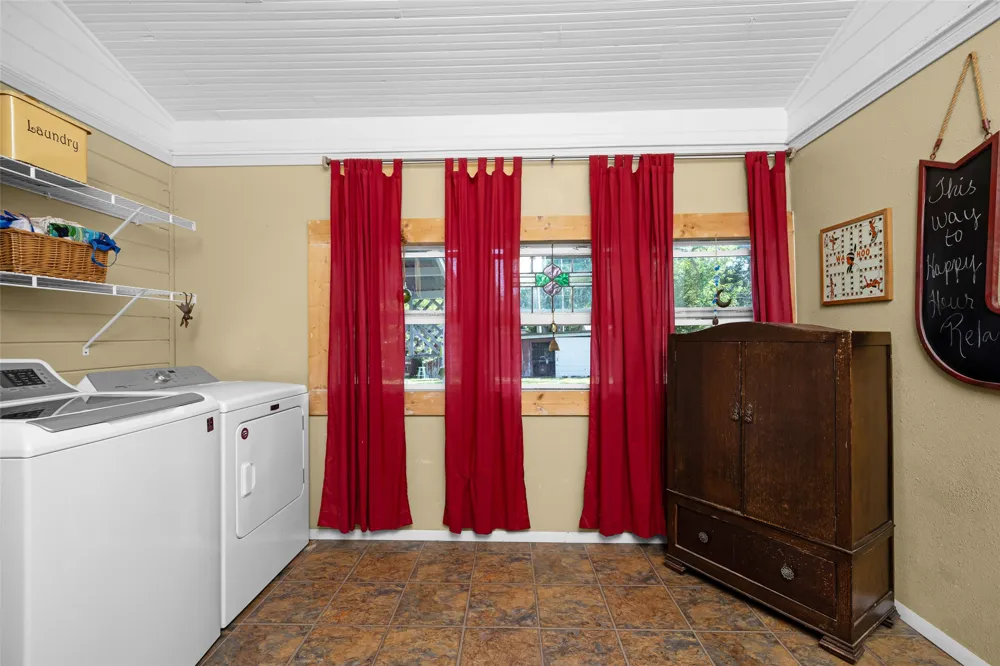 409 W Clark Street Bartlett, TX 76511