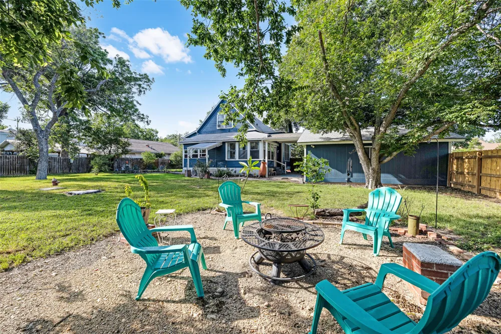 409 W Clark Street Bartlett, TX 76511