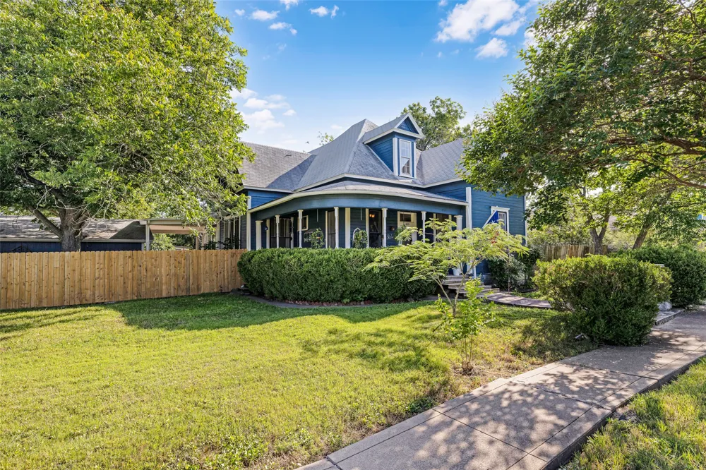 409 W Clark Street Bartlett, TX 76511