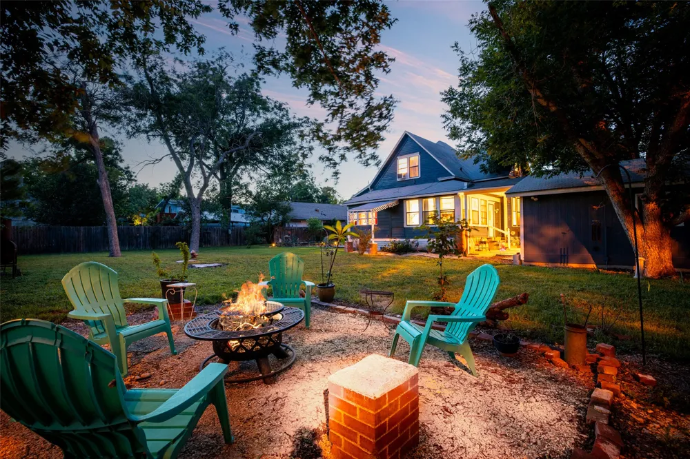 409 W Clark Street Bartlett, TX 76511