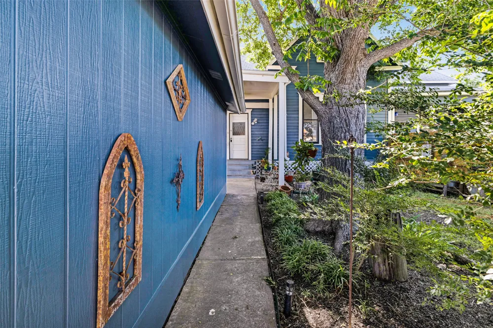 409 W Clark Street Bartlett, TX 76511
