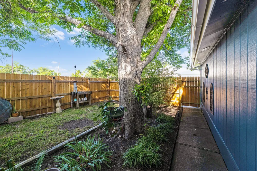 409 W Clark Street Bartlett, TX 76511