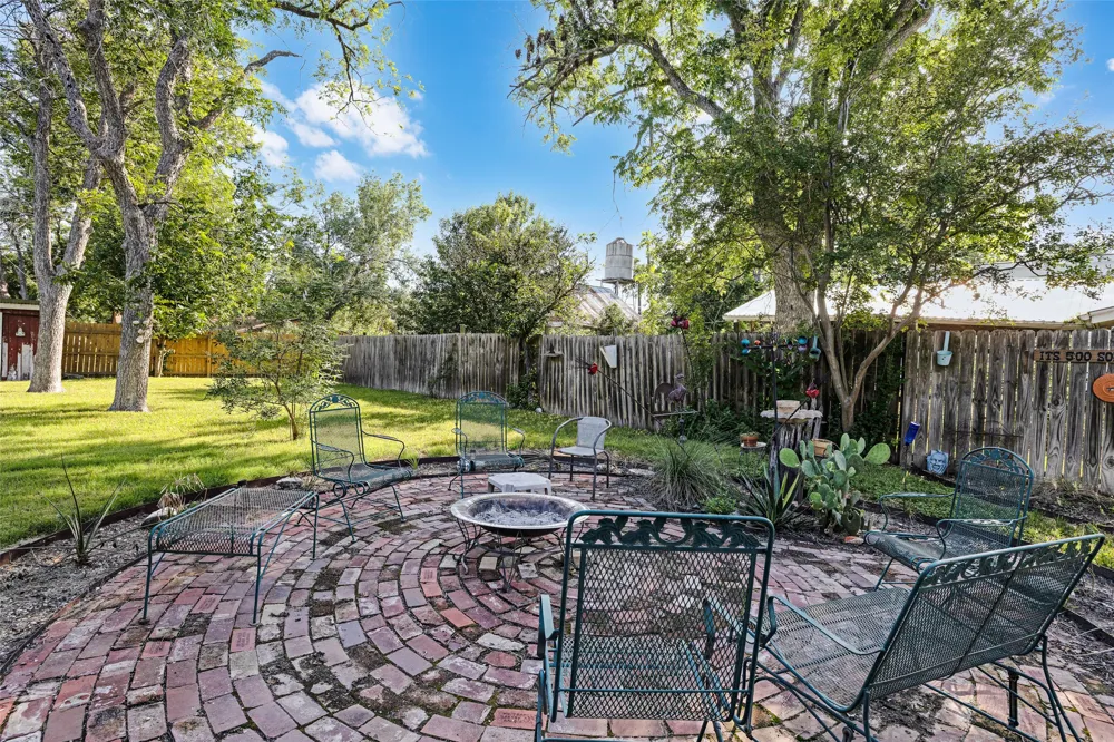 409 W Clark Street Bartlett, TX 76511