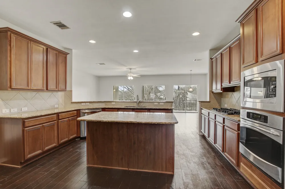 213 Mustang Island Trail Georgetown, TX 78633
