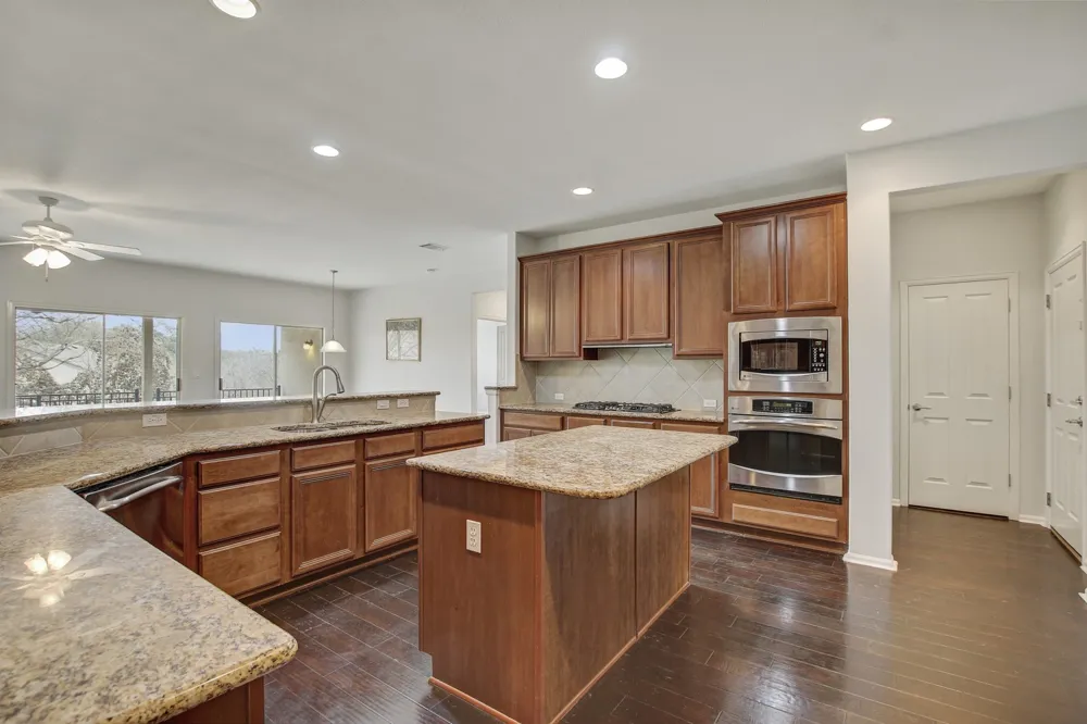 213 Mustang Island Trail Georgetown, TX 78633
