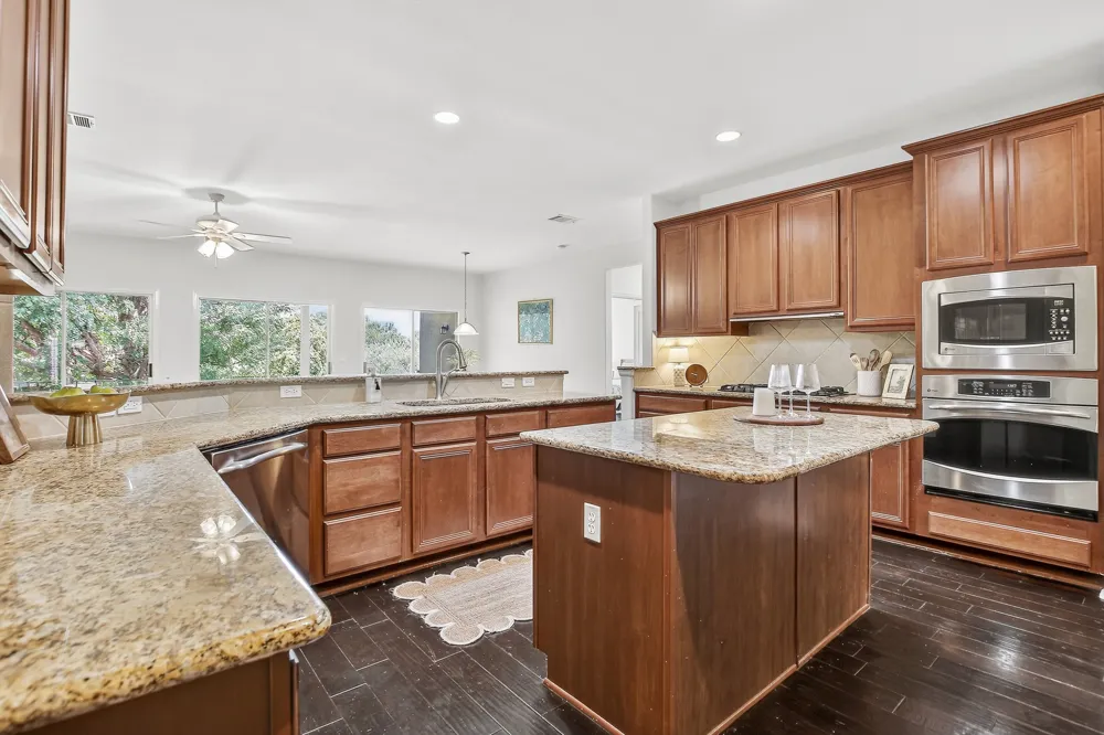 213 Mustang Island Trail Georgetown, TX 78633