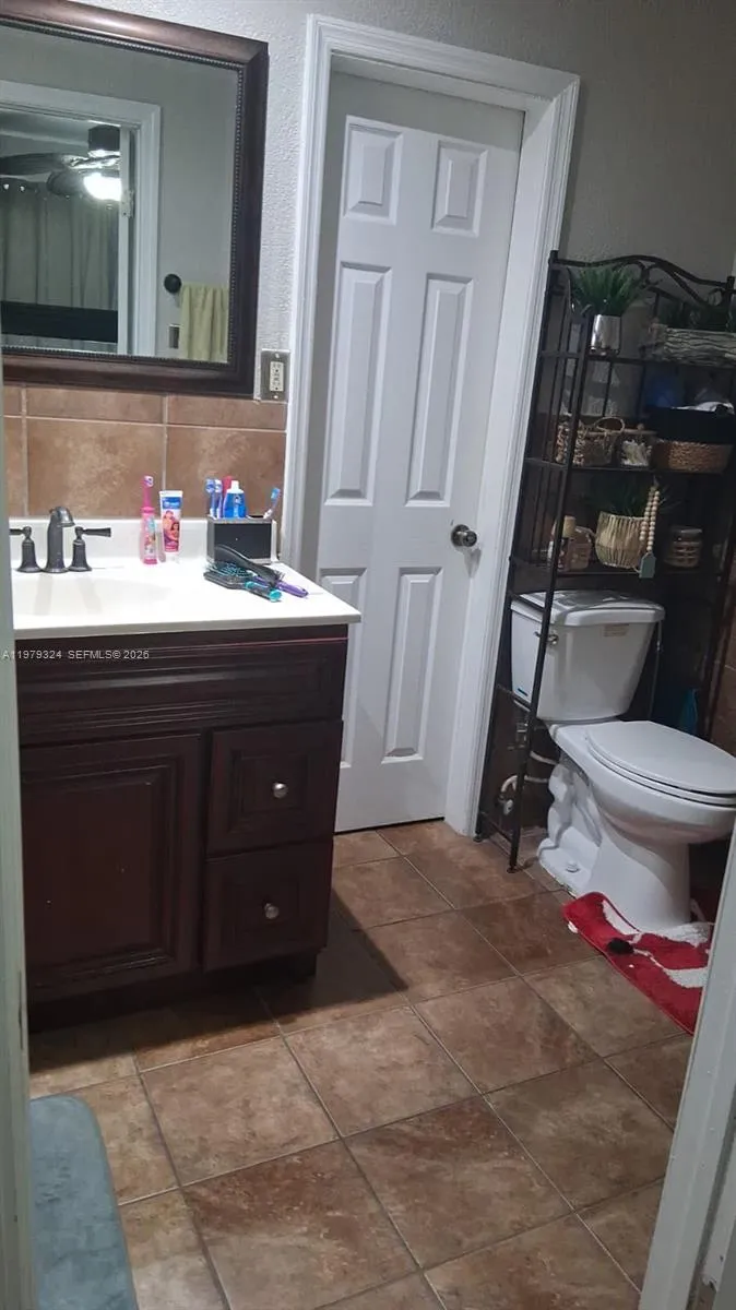 8016 APACHE LN Lakeland, FL 33810