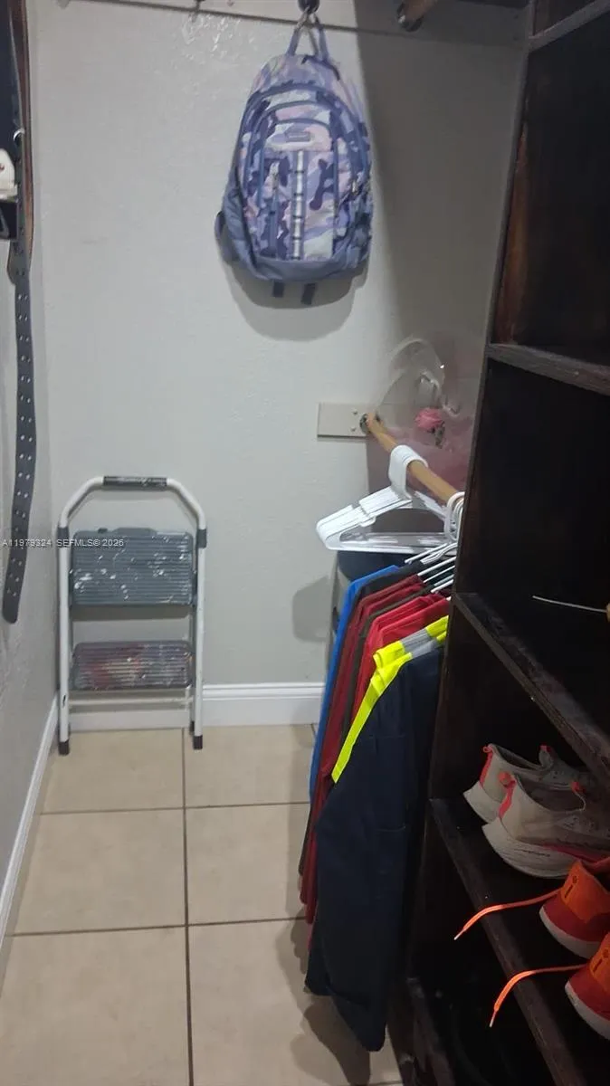 8016 APACHE LN Lakeland, FL 33810