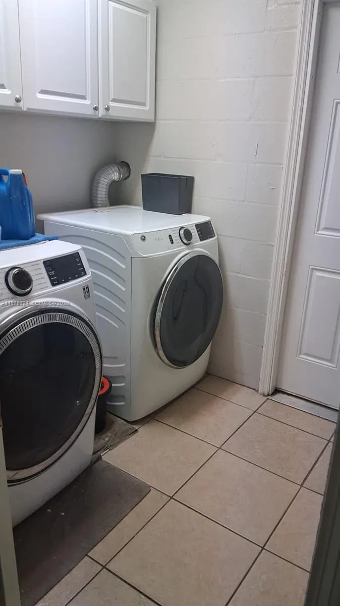 8016 APACHE LN Lakeland, FL 33810