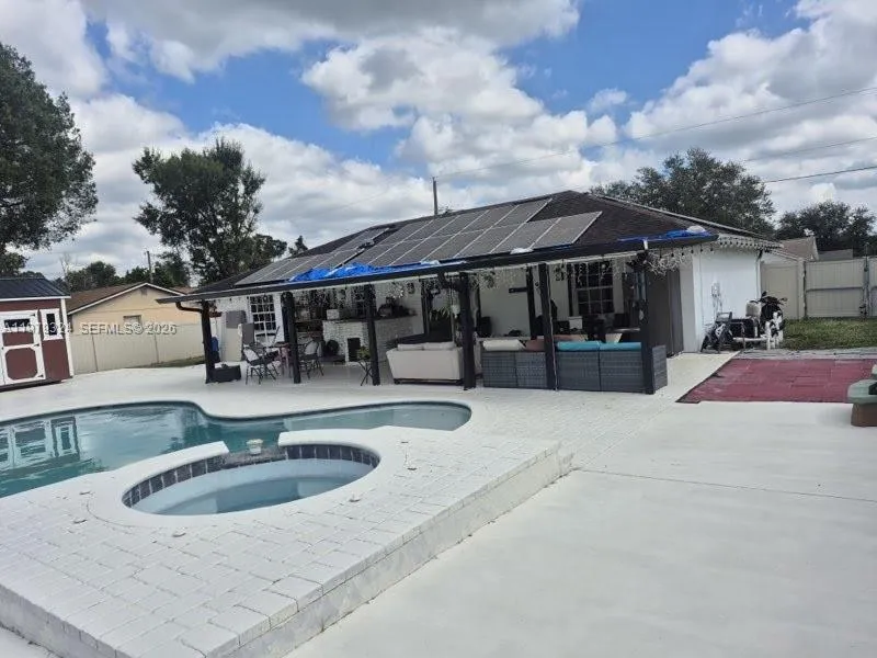 8016 APACHE LN Lakeland, FL 33810
