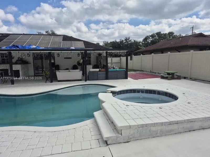 8016 APACHE LN Lakeland, FL 33810