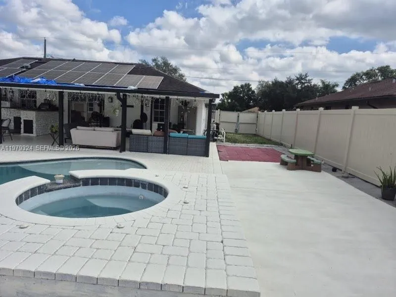 8016 APACHE LN Lakeland, FL 33810