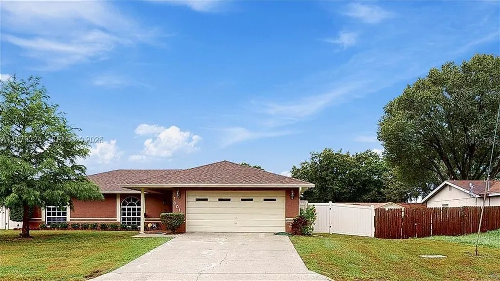 8016 APACHE LN Lakeland, FL 33810