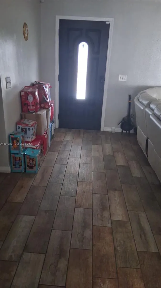 8016 APACHE LN Lakeland, FL 33810