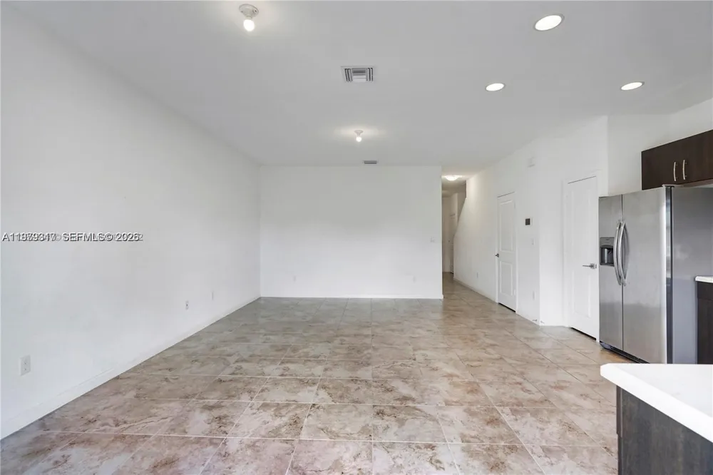 1121 NW 41st Ln Lauderhill, FL 33313