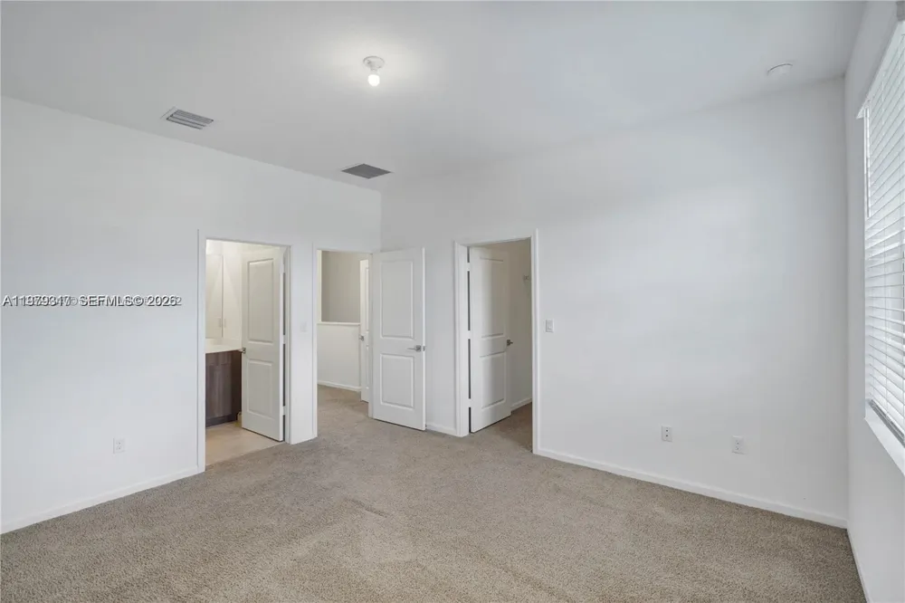 1121 NW 41st Ln Lauderhill, FL 33313