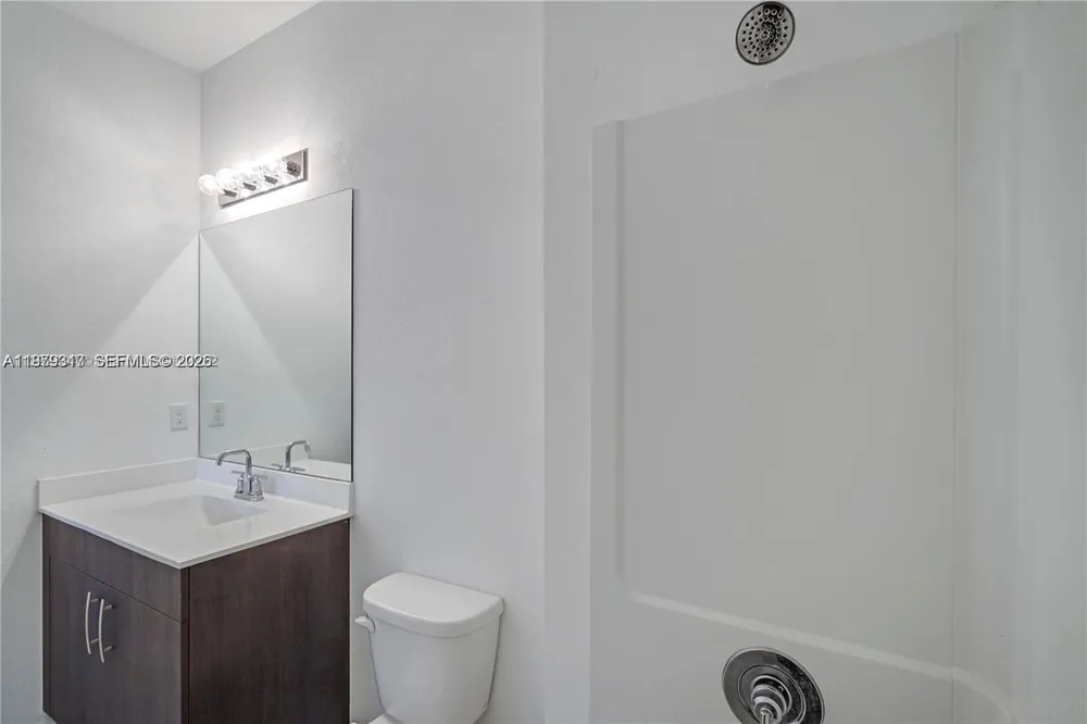 1121 NW 41st Ln Lauderhill, FL 33313