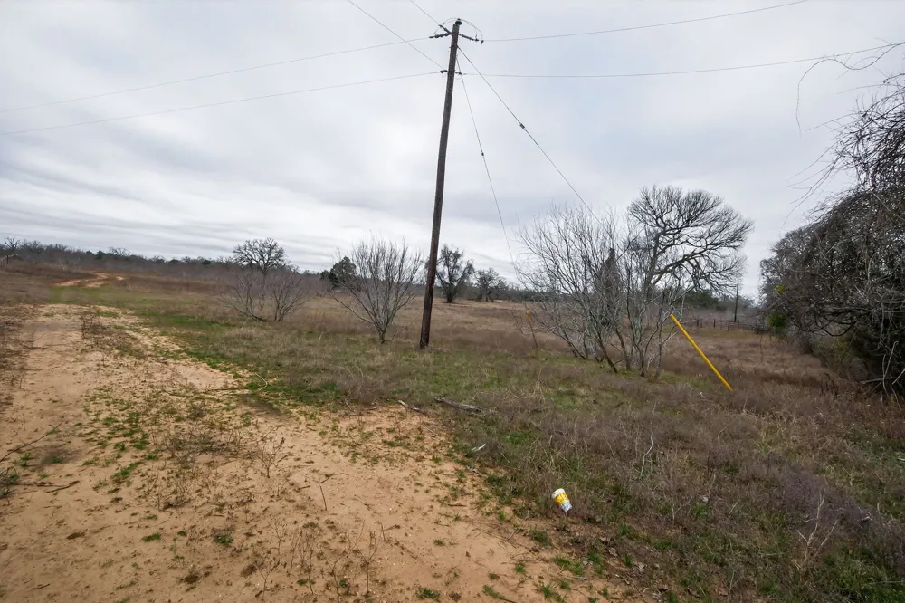 701 Old Colony Line Road Dale, TX 78616