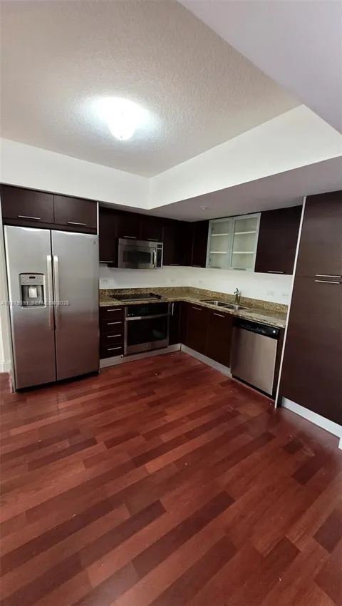 41 SE 5th St #709