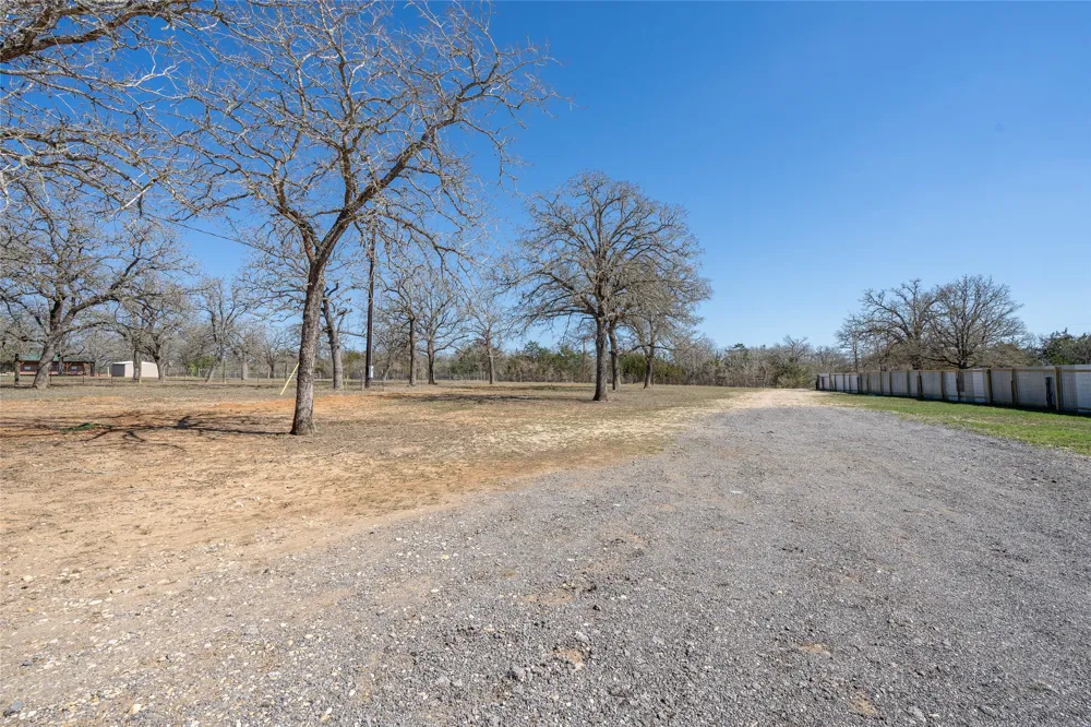 661 Hidden Oak Road Dale, TX 78616