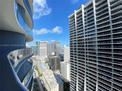 1000 Brickell Plaza #3807