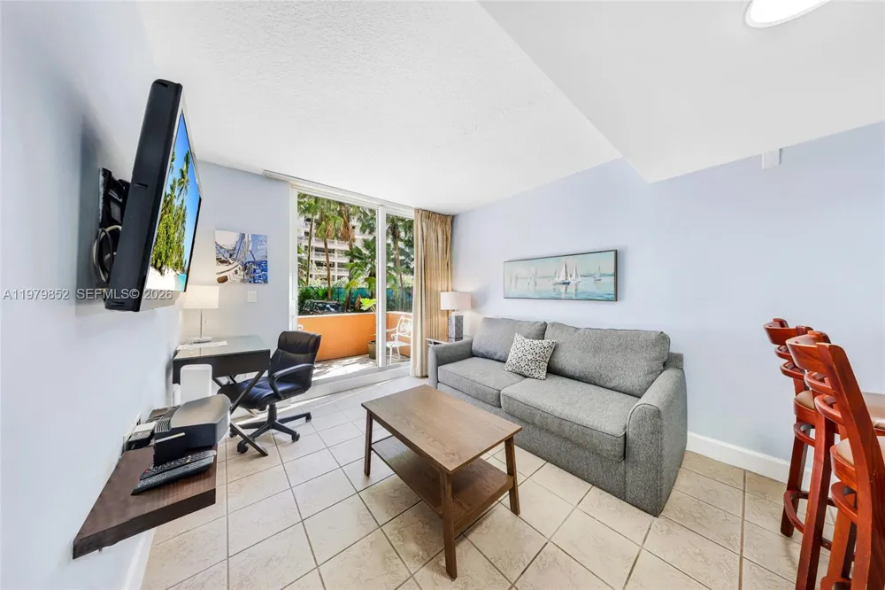 2951 S Bayshore Dr #215 Coconut Grove, FL 33133