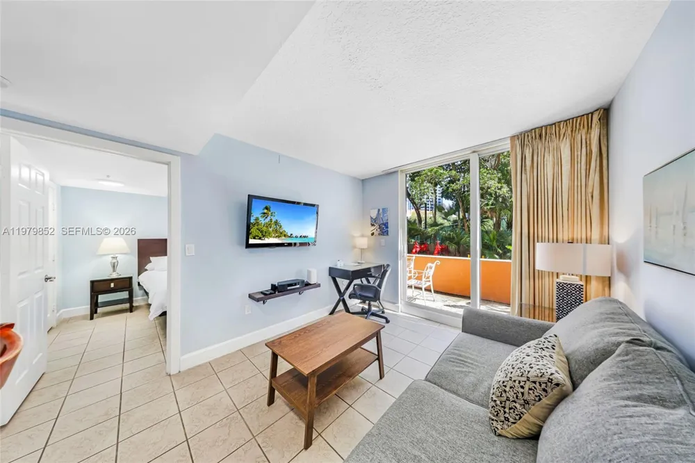 2951 S Bayshore Dr #215 Coconut Grove, FL 33133