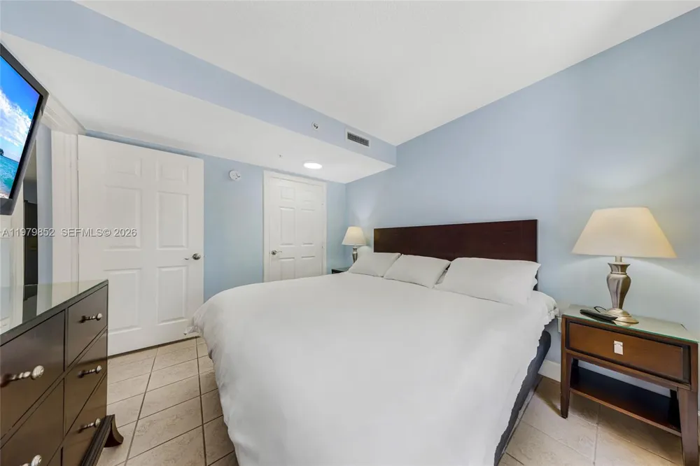 2951 S Bayshore Dr #215 Coconut Grove, FL 33133
