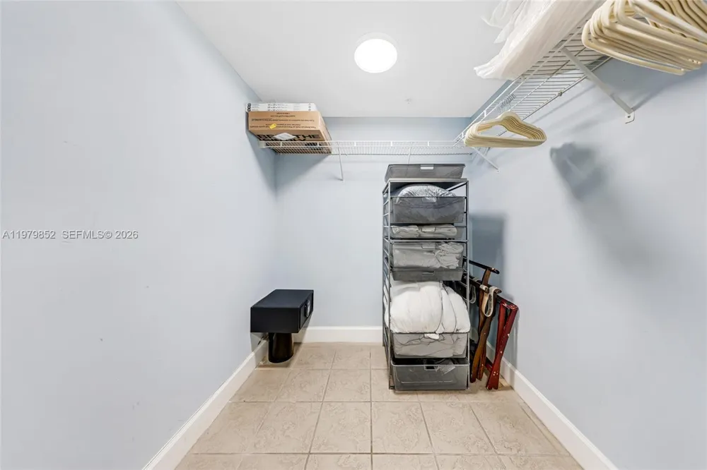 2951 S Bayshore Dr #215 Coconut Grove, FL 33133