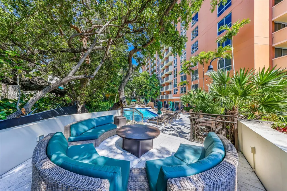 2951 S Bayshore Dr #215 Coconut Grove, FL 33133