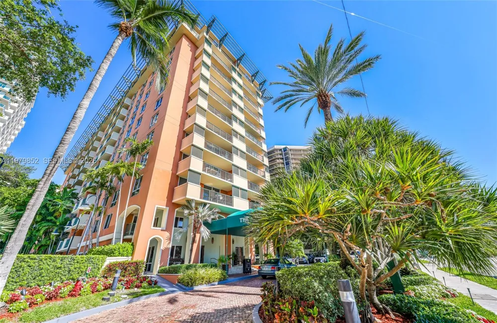 2951 S Bayshore Dr #215 Coconut Grove, FL 33133