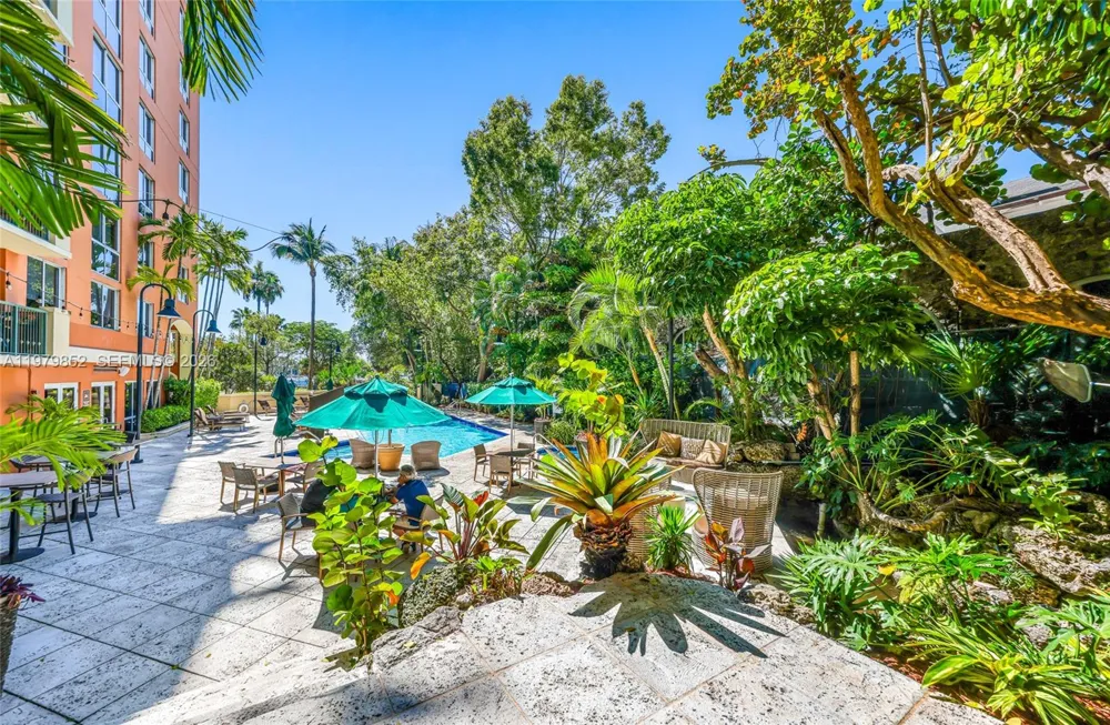 2951 S Bayshore Dr #215 Coconut Grove, FL 33133