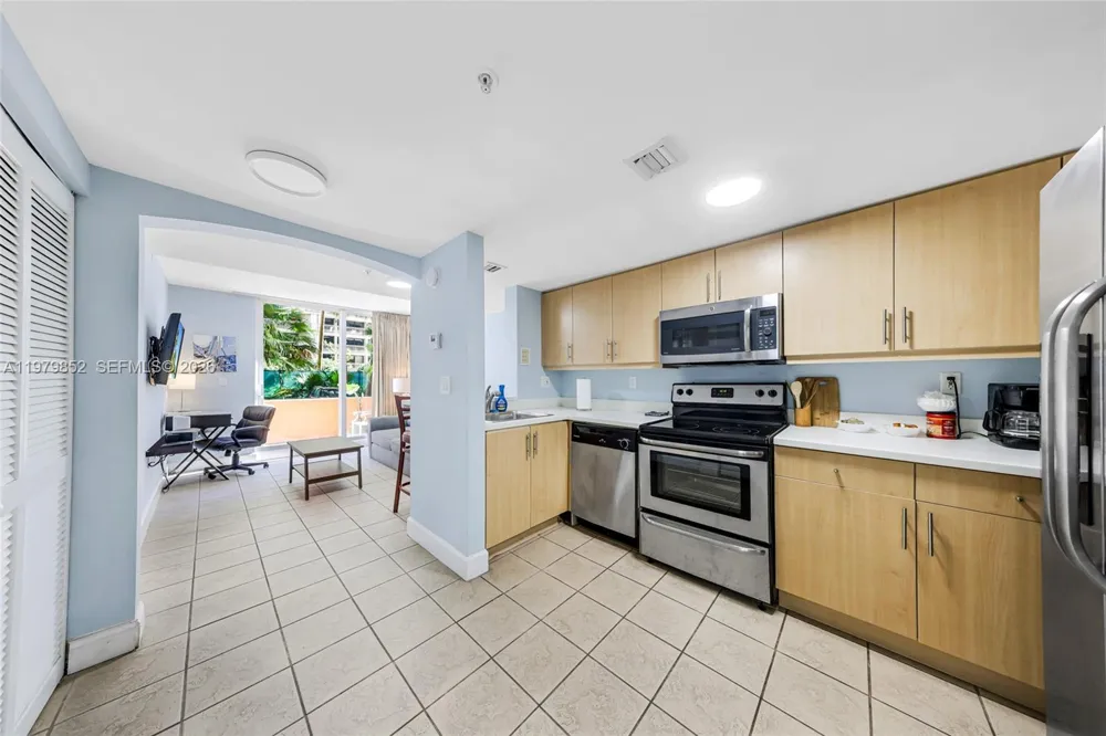 2951 S Bayshore Dr #215 Coconut Grove, FL 33133