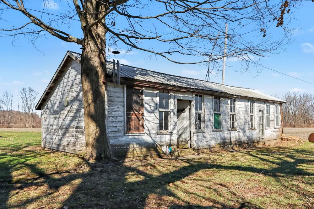 8004 W W AVENUE Schoolcraft, MI 49087