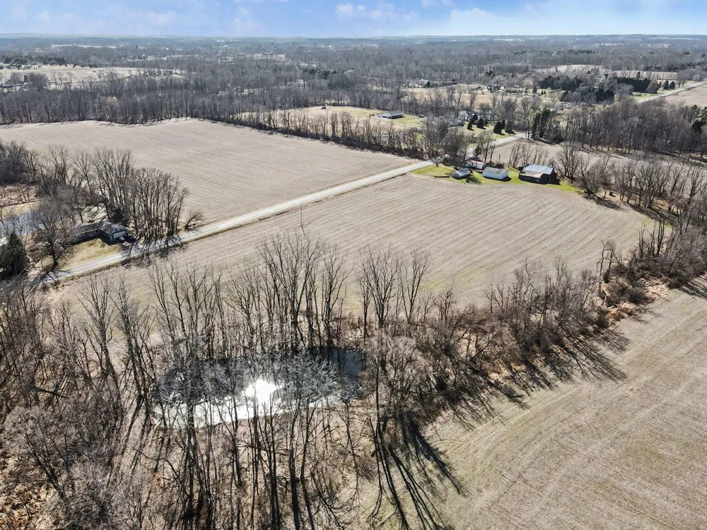 8004 W W AVENUE Schoolcraft, MI 49087
