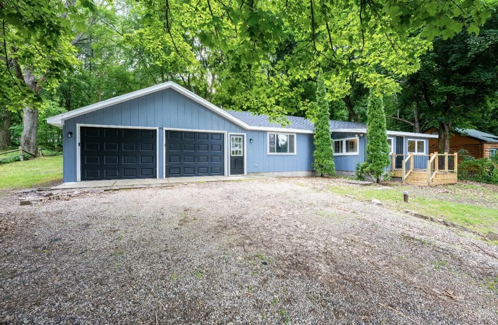 8324 Je Ne Be Drive NE Rockford, MI 49341