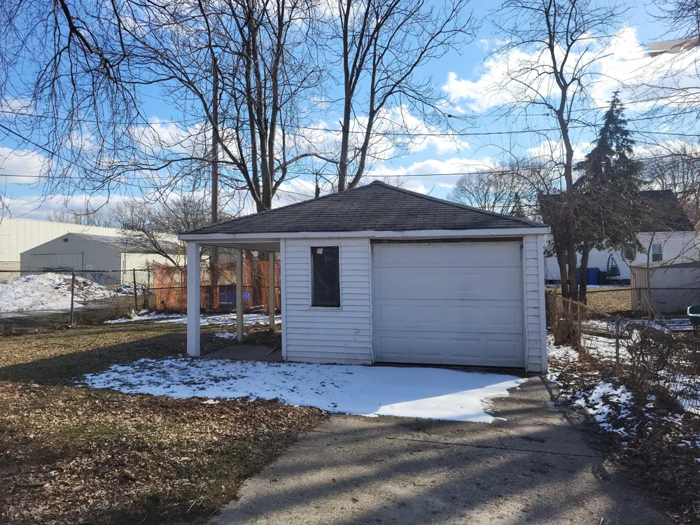 2216 Goulson Avenue Warren, MI 48091