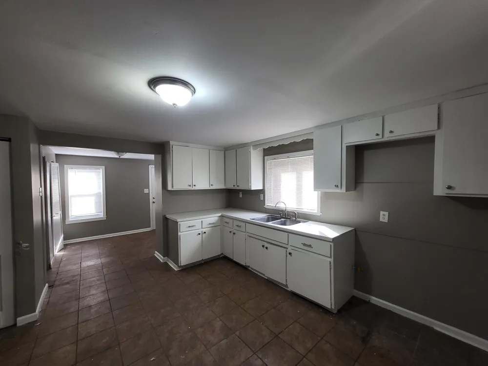 2216 Goulson Avenue Warren, MI 48091