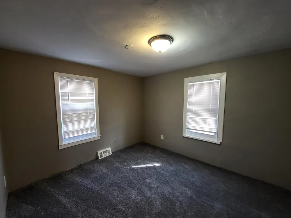 2216 Goulson Avenue Warren, MI 48091
