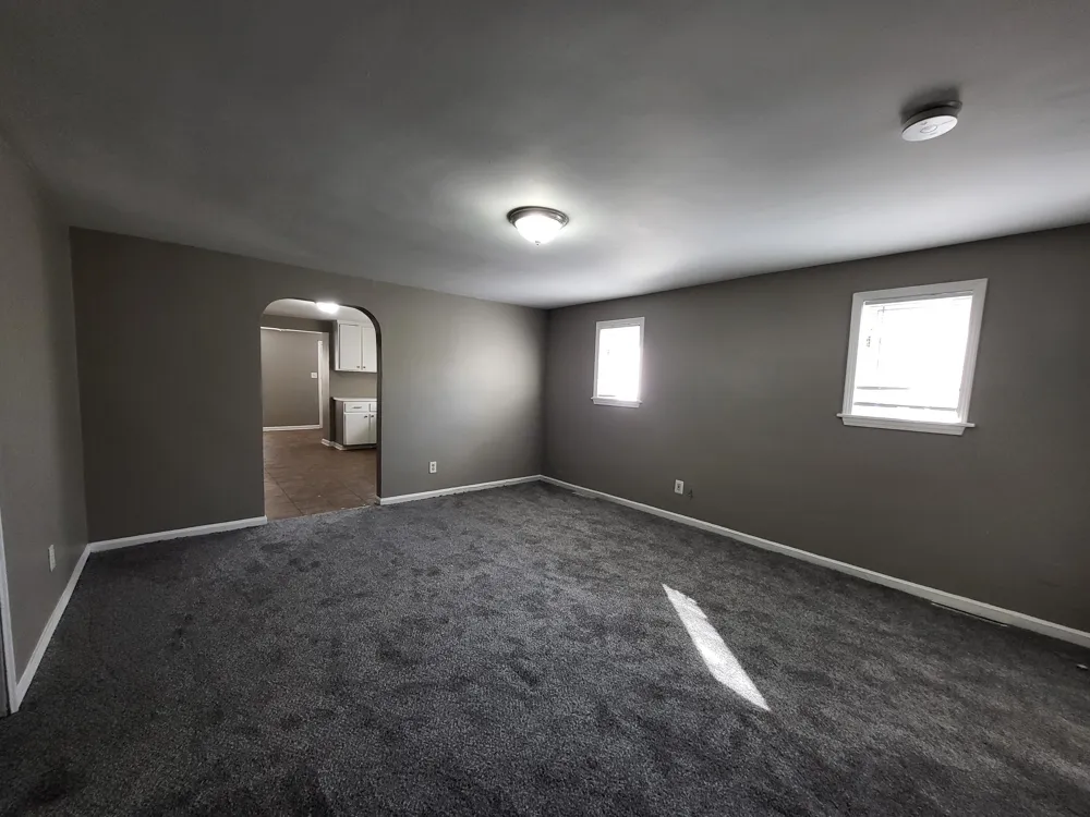 2216 Goulson Avenue Warren, MI 48091