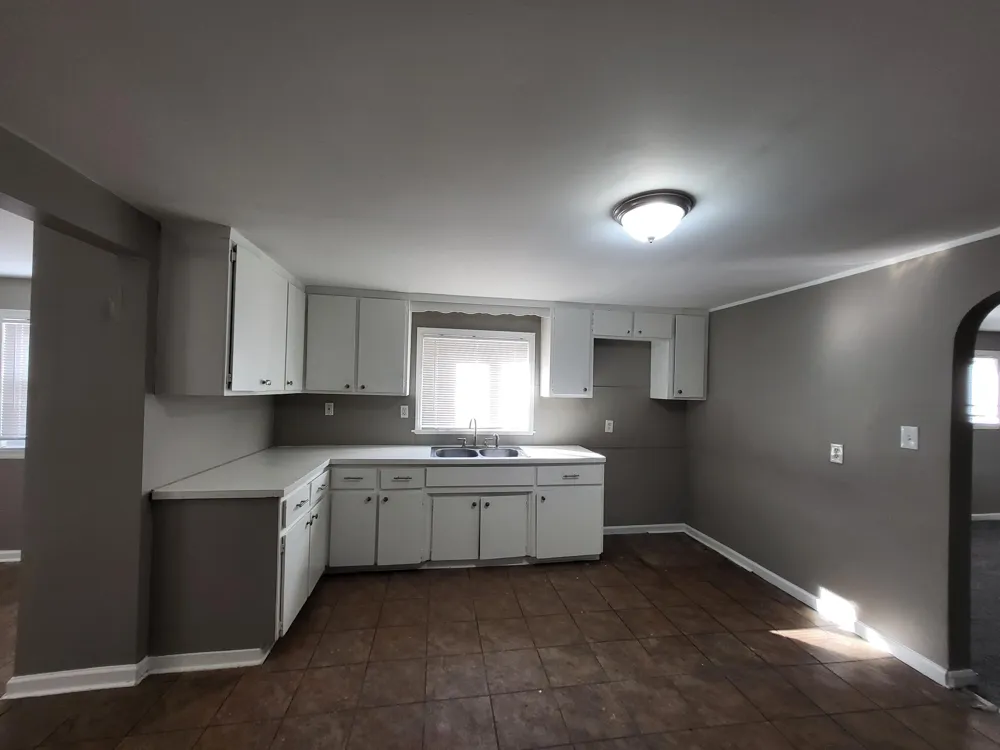 2216 Goulson Avenue Warren, MI 48091
