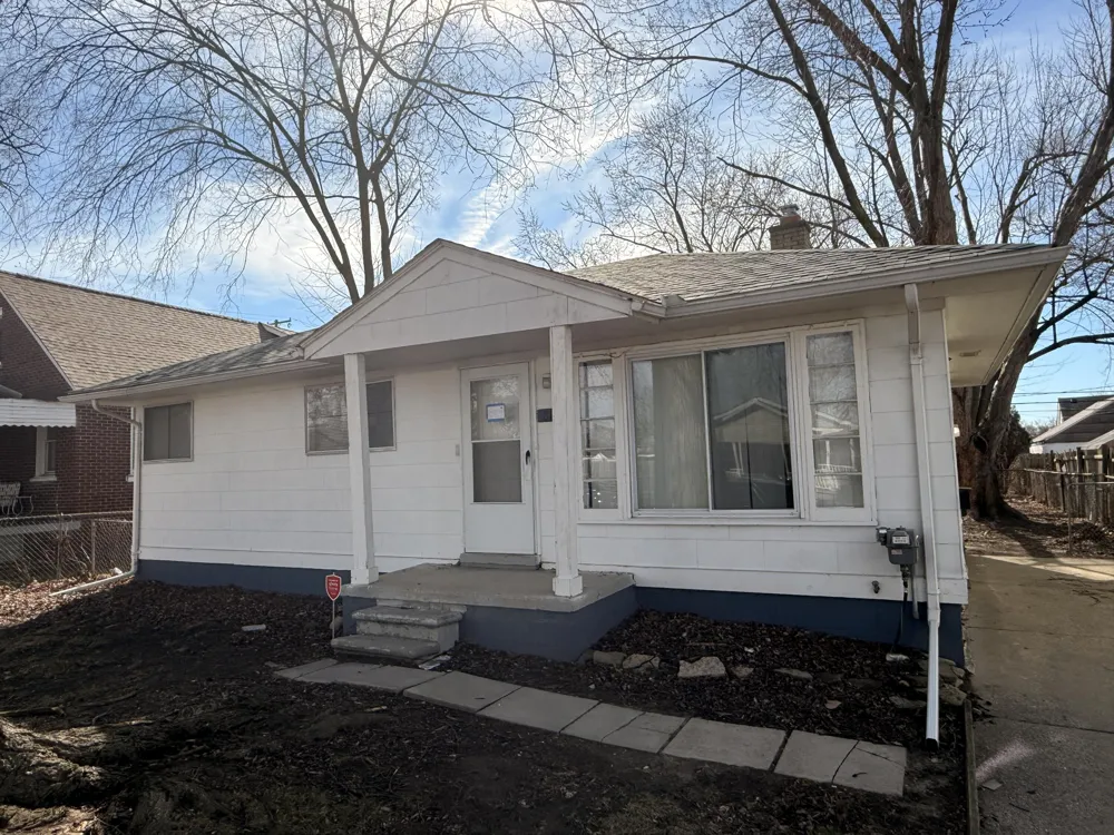 8134 Hudson Avenue Warren, MI 48089