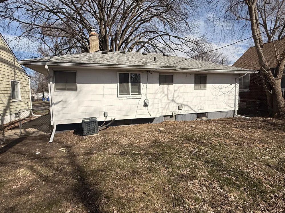 8134 Hudson Avenue Warren, MI 48089