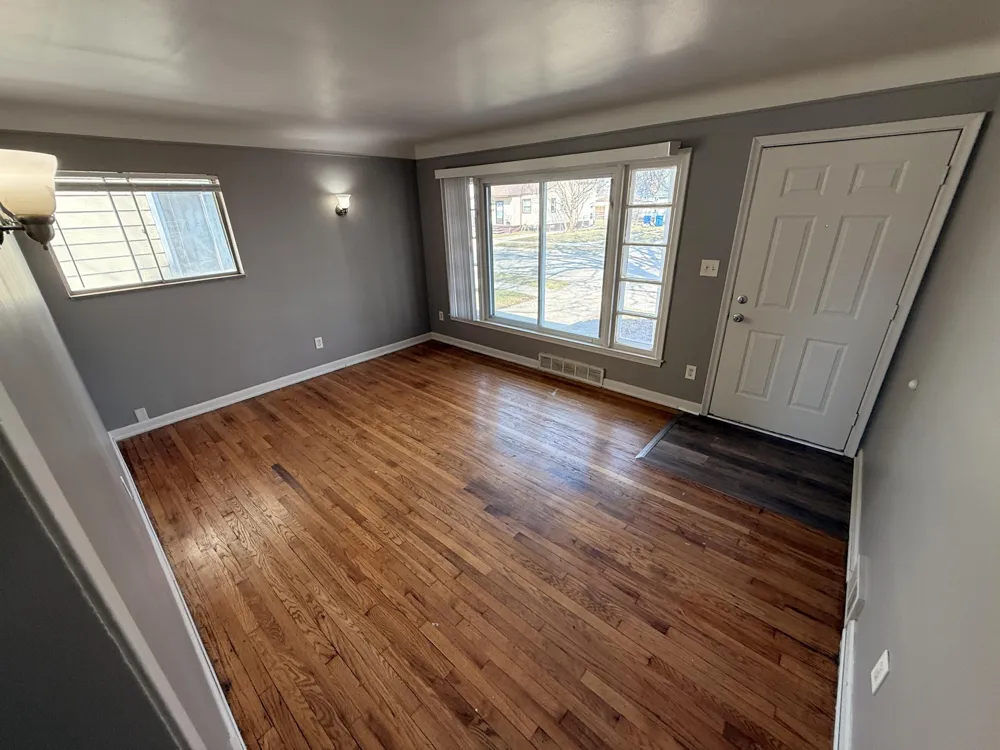 8134 Hudson Avenue Warren, MI 48089