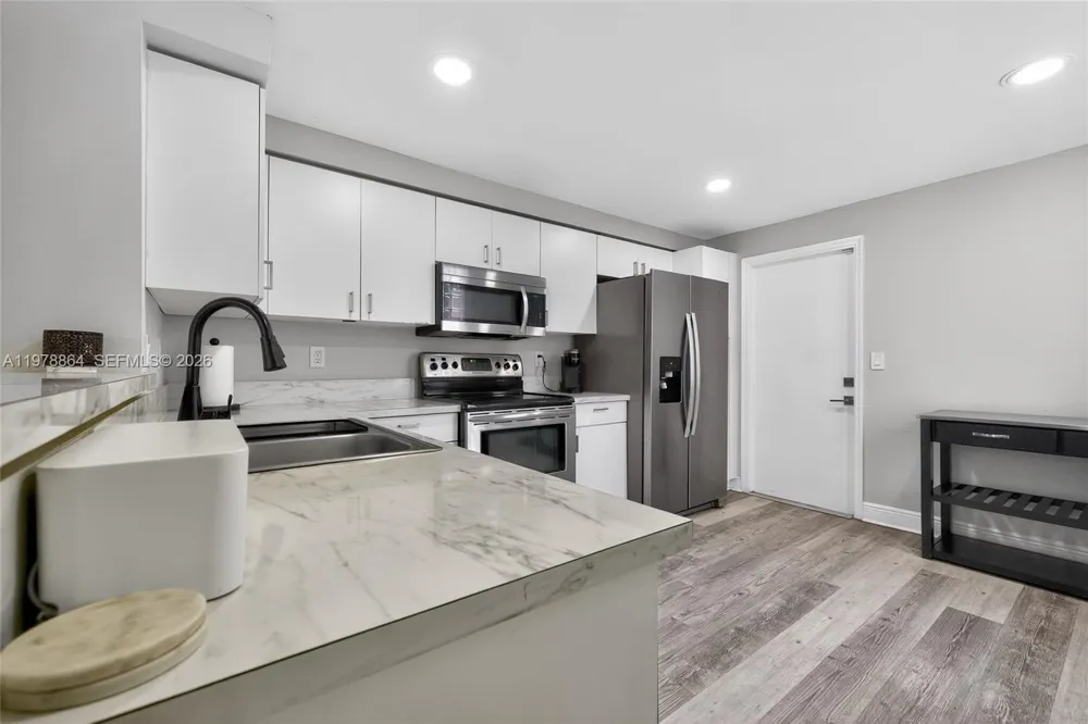 1594 Barcelona Way #5-18 Weston, FL 33327