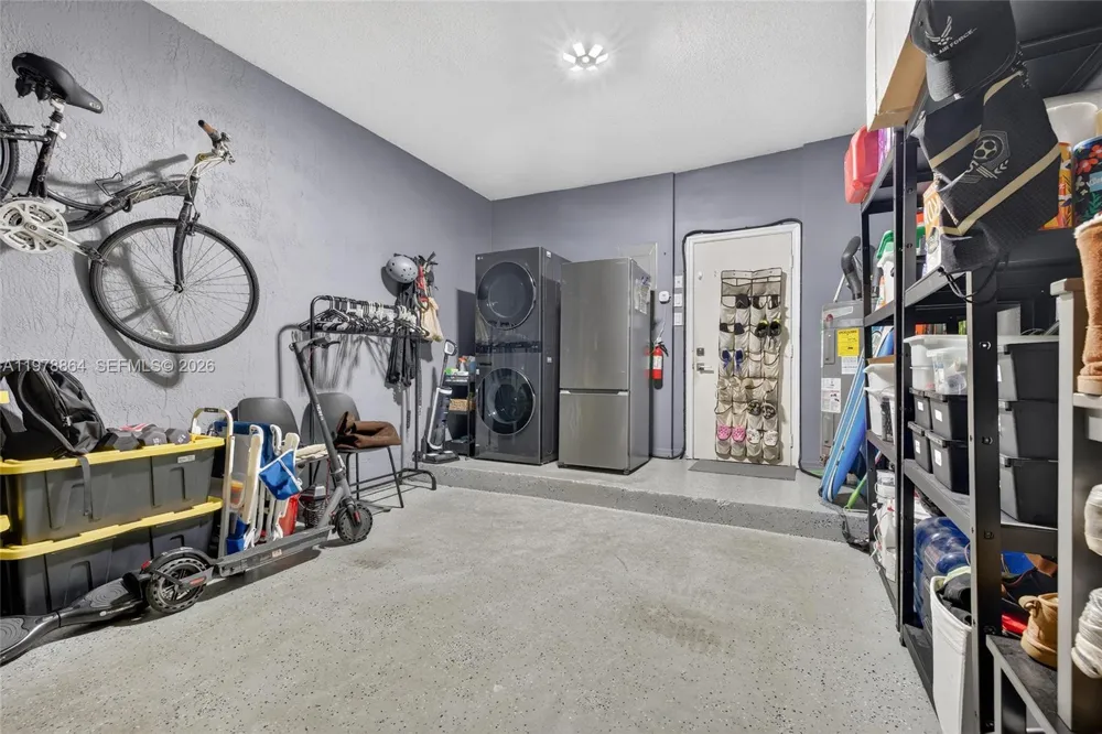 1594 Barcelona Way #5-18 Weston, FL 33327