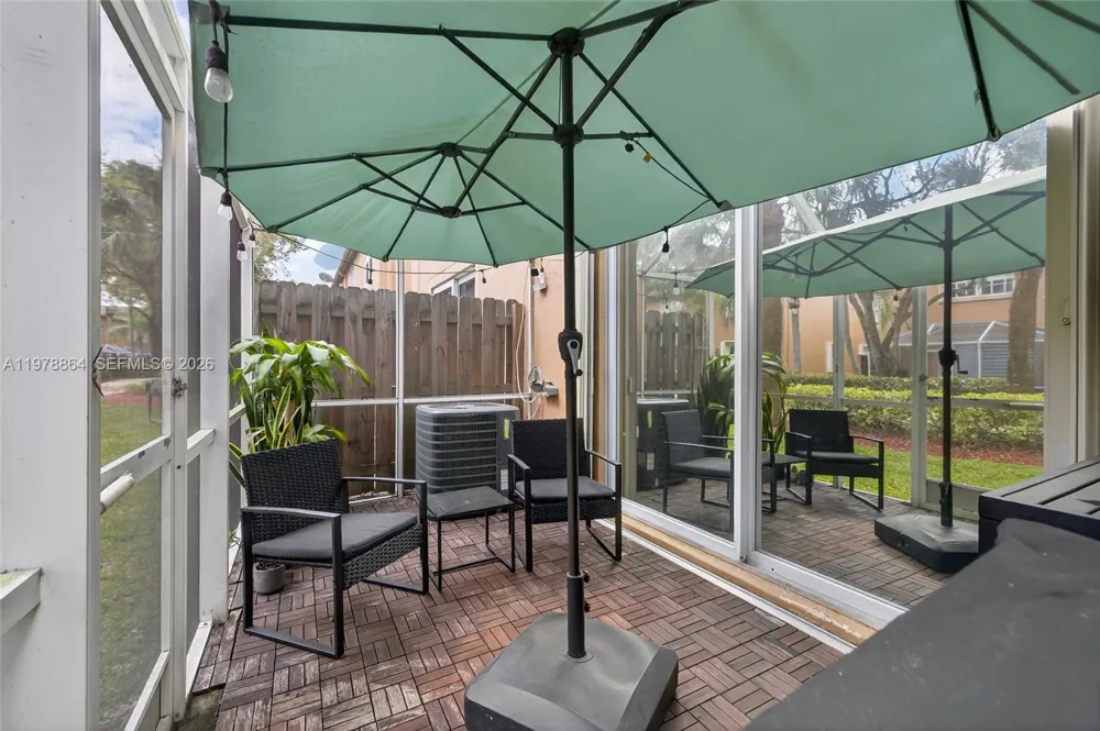 1594 Barcelona Way #5-18 Weston, FL 33327