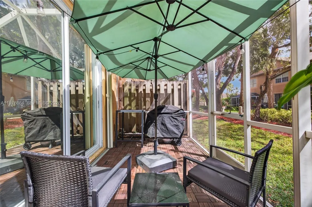1594 Barcelona Way #5-18 Weston, FL 33327