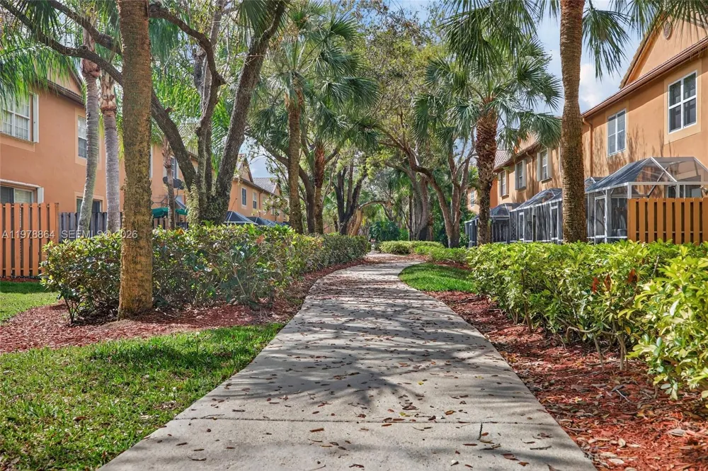 1594 Barcelona Way #5-18 Weston, FL 33327
